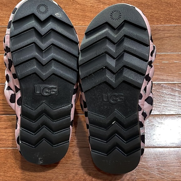 UGG - Picture 5 of 6
